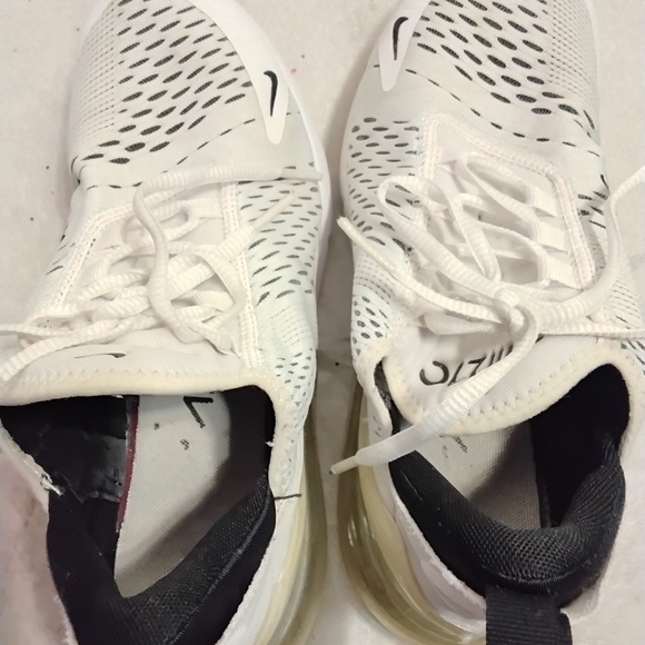 Nike White and Black Sneakers - Picture 6 of 6